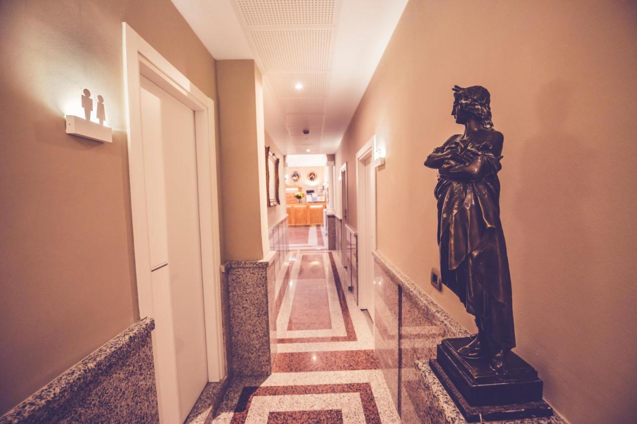 Hostal Marlasca Madrid Exterior photo