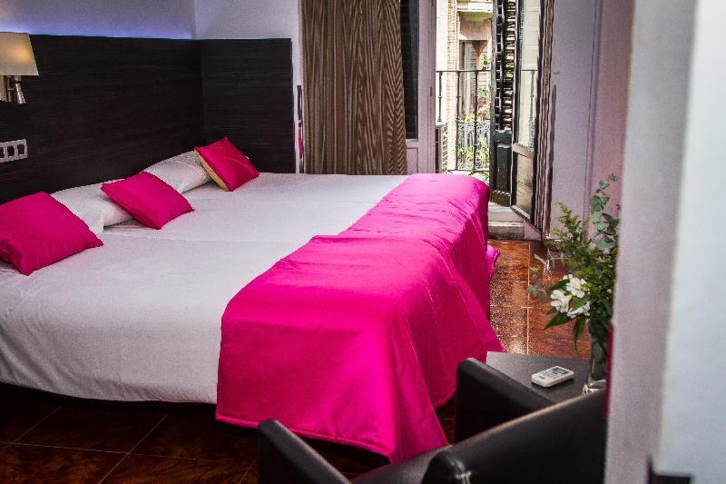 Hostal Marlasca Madrid Room photo