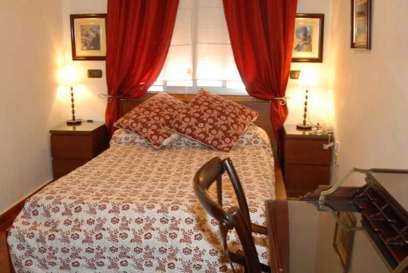Hostal Marlasca Madrid Exterior photo
