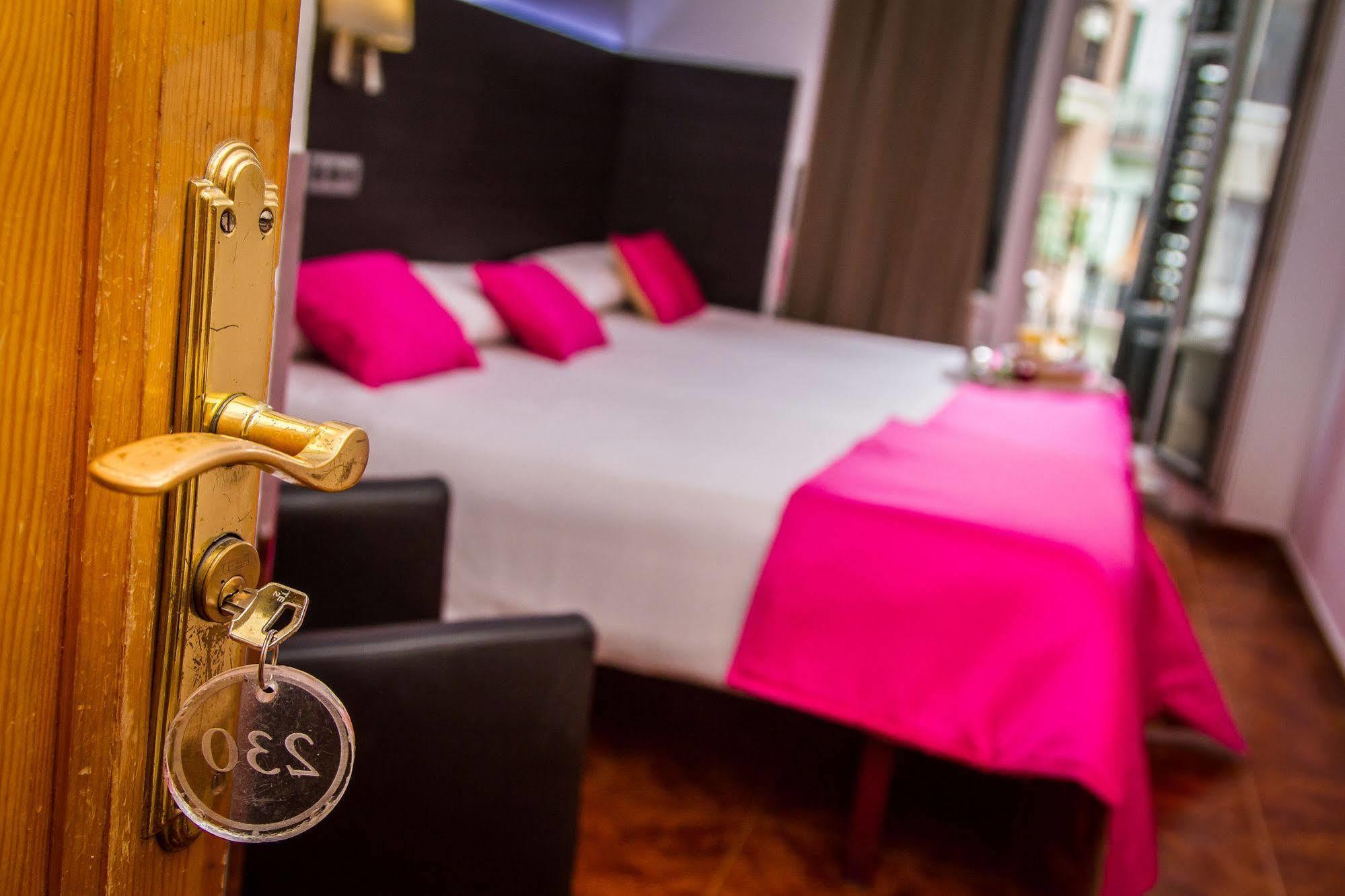 Hostal Marlasca Madrid Exterior photo