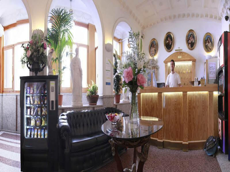 Hostal Marlasca Madrid Exterior photo